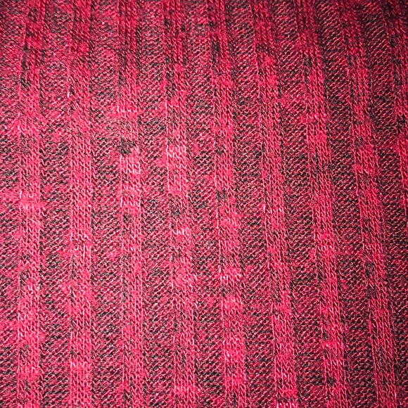 Red tank - Picture 2 of 4